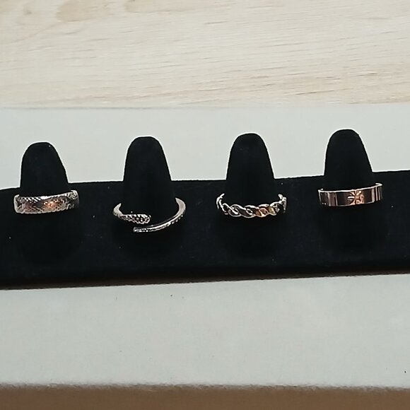 NWOT Set of 4 Fashion Jewelry Silver/White Tone Slim Womens Rings Adjust. #4 - Picture 11 of 11